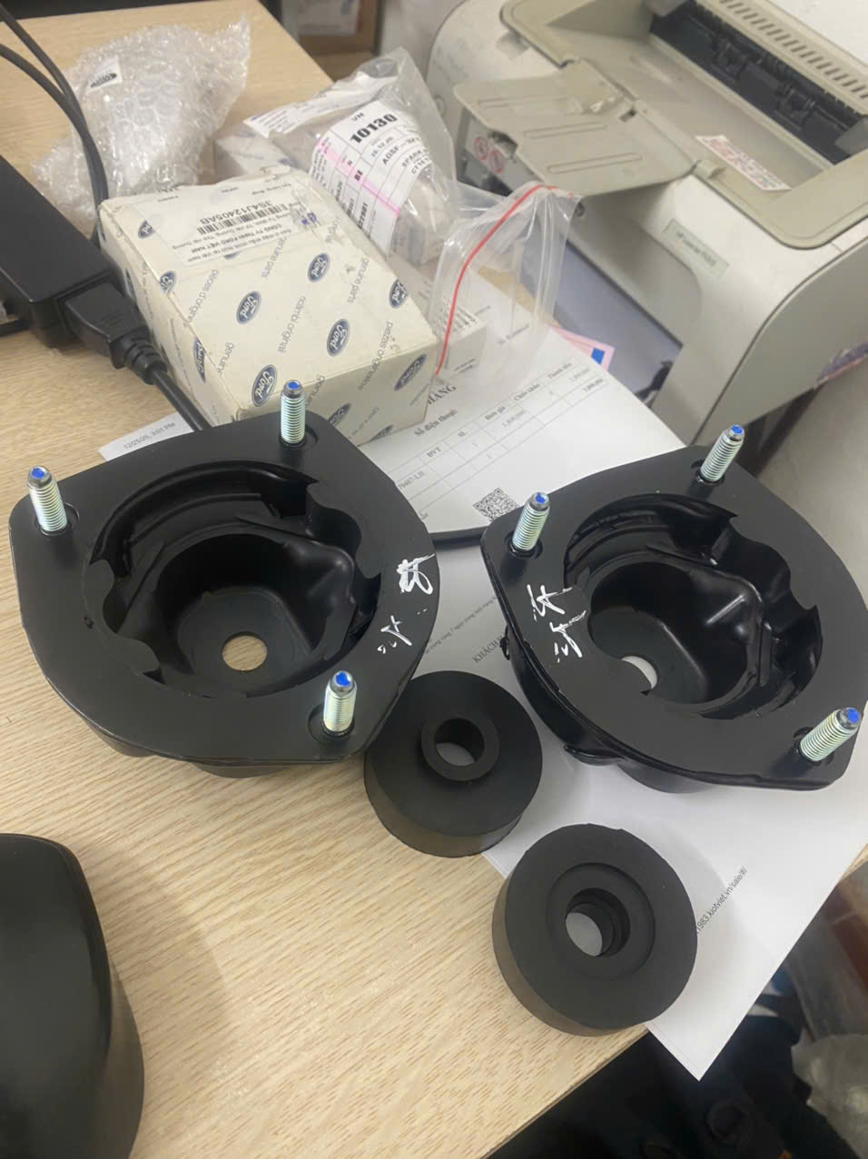 Cao su đệm gối sắt xi Ford Everest 2005-2014 UH7136910A 20A