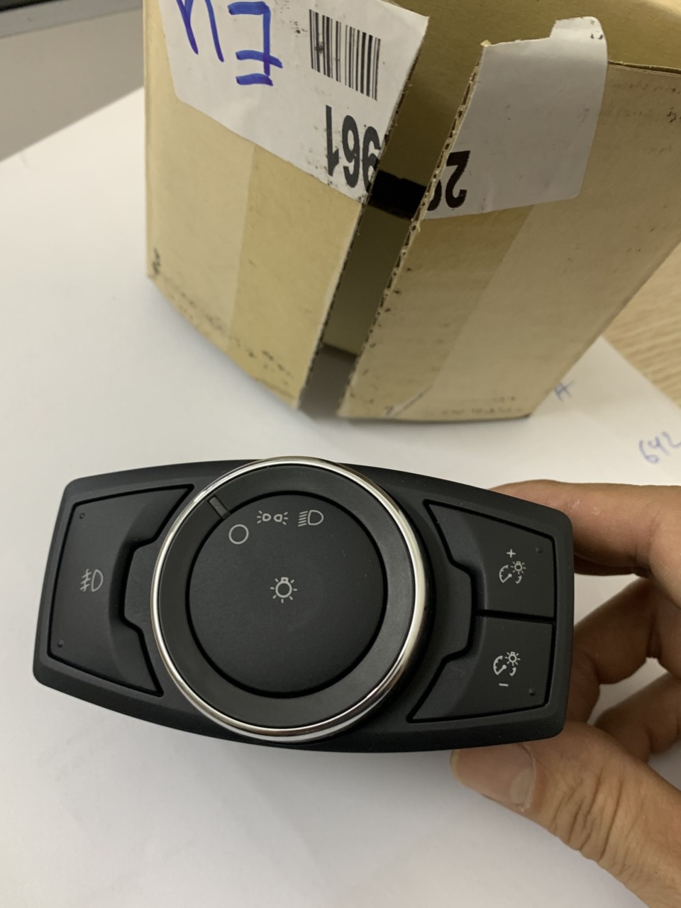 Công tắc đèn pha Ranger 2018 9 20 1 bản XLS EB3T13D061GDW