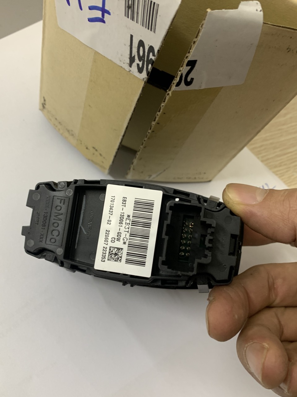 Công tắc đèn pha Ranger 2018 9 20 1 bản XLS EB3T13D061GDW