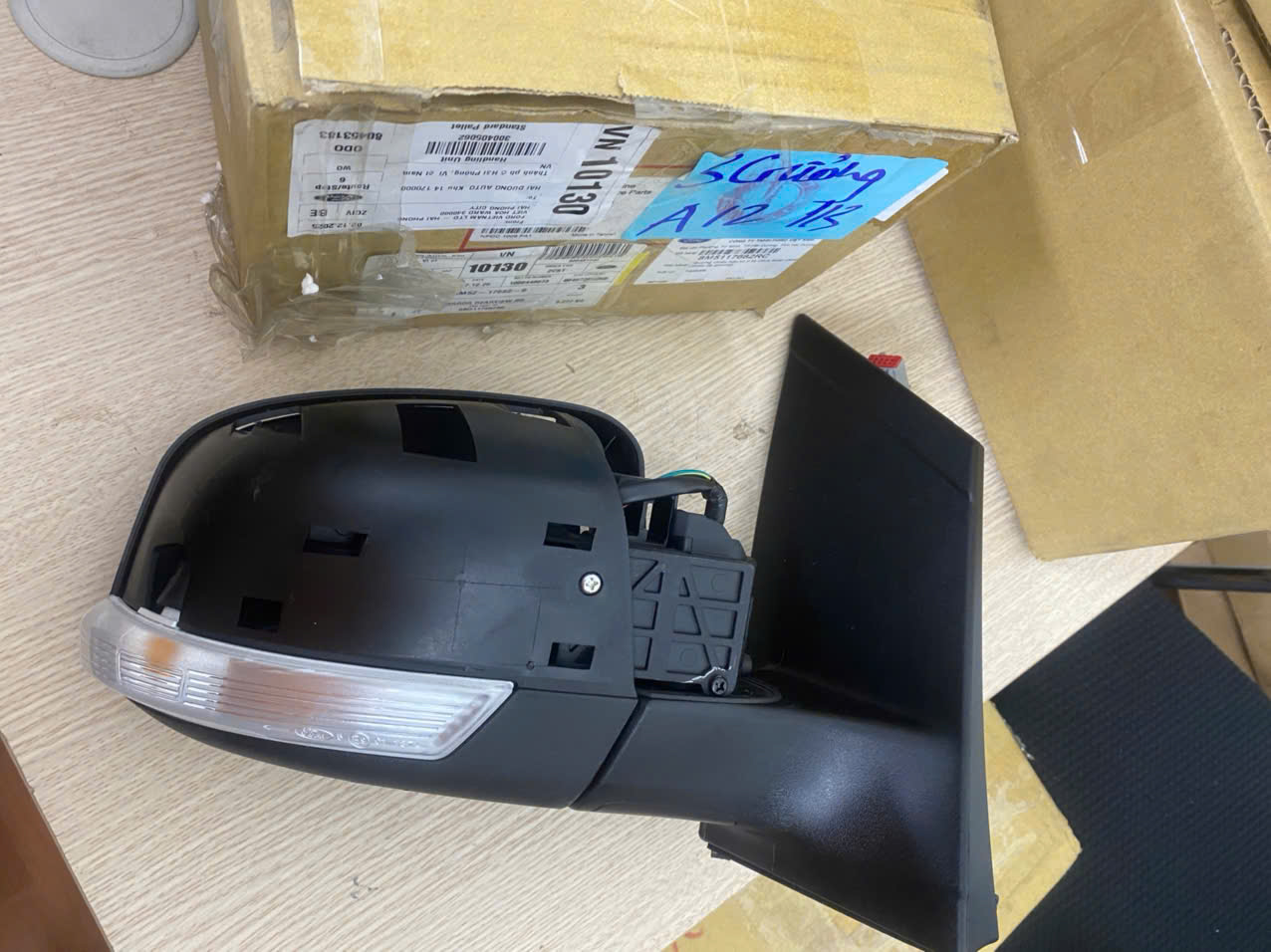 Gương chiếu hậu Ford Focus 2009 10 11 12 8M5Z17682B 83C