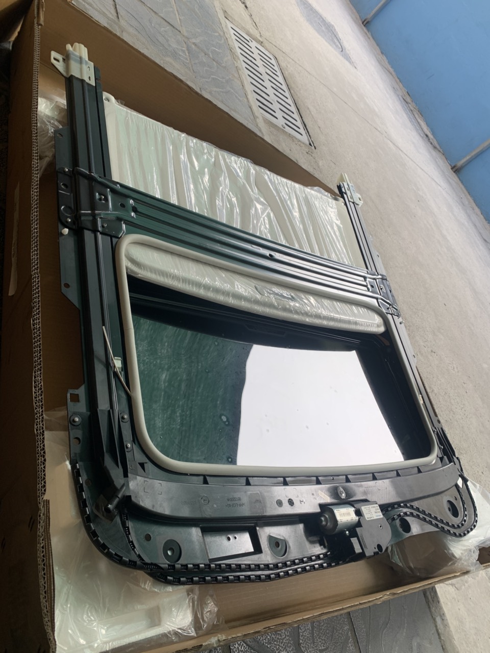 Kính cửa sổ trời Ford Focus 2013 4 5 6 7 8 9 BM5Z58502A82DF