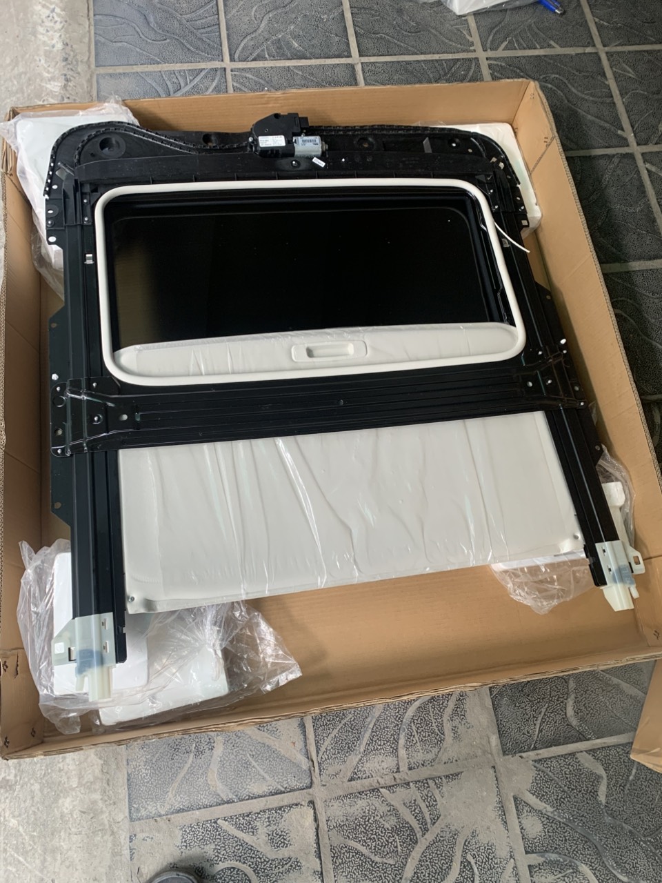 Kính cửa sổ trời Ford Focus 2013 4 5 6 7 8 9 BM5Z58502A82DF