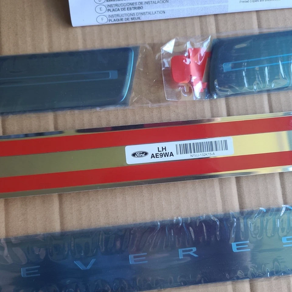 Ốp bậc bước chân Ford Everest 2023 24 25 26 N1VZ99132A08C