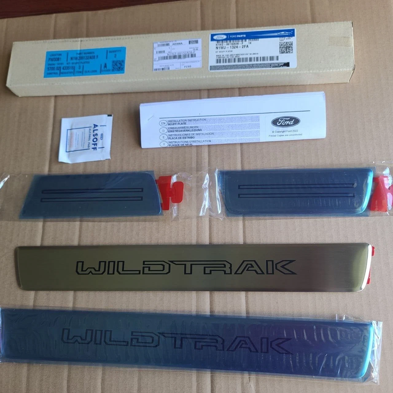 Ốp cửa, ốp bậc lên xuống Ford Ranger 2023 24 25 26 chữ Wildtrak