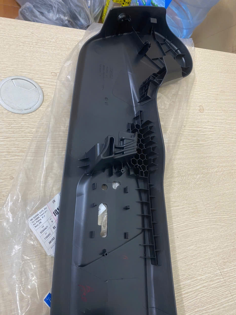 Ốp ghế trước lái Ford Everest 3.2 bi-turbo EB3B17F931FB3ZHE