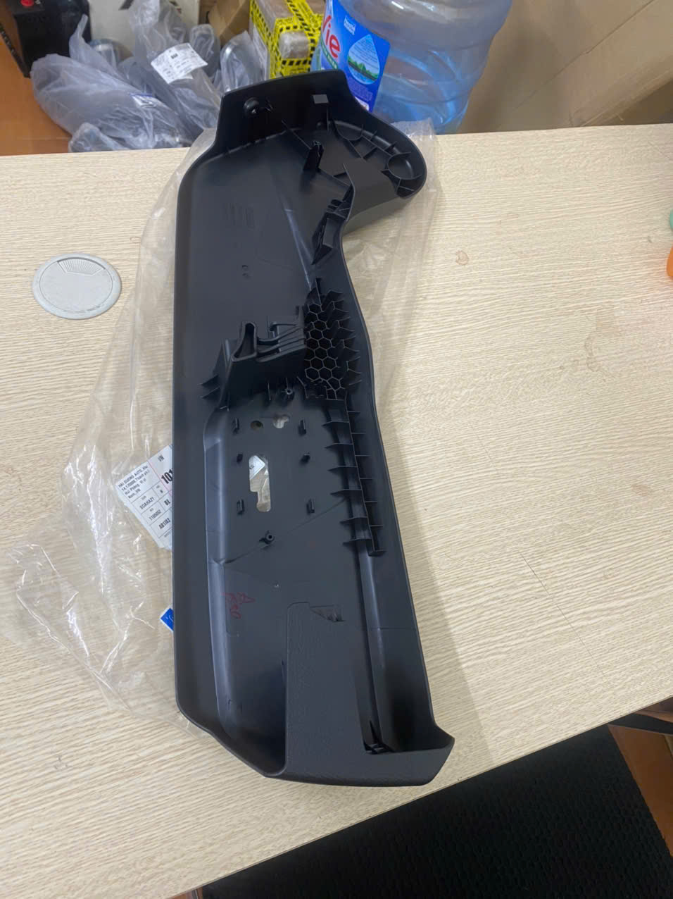 Ốp ghế trước lái Ford Everest 3.2 bi-turbo EB3B17F931FB3ZHE