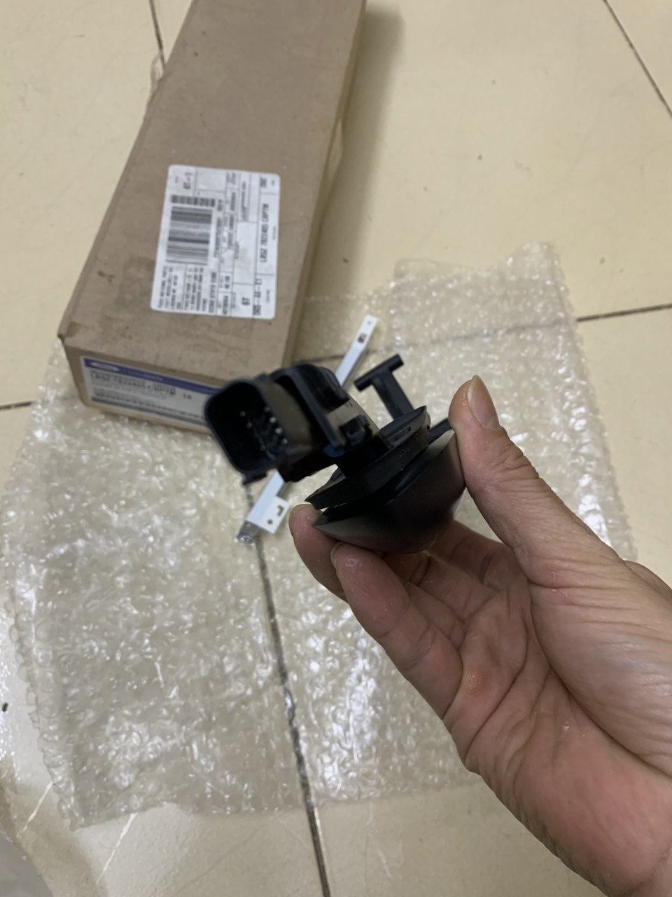 Tay mở cửa trước Ford Explorer LB5Z7822405CBPTM