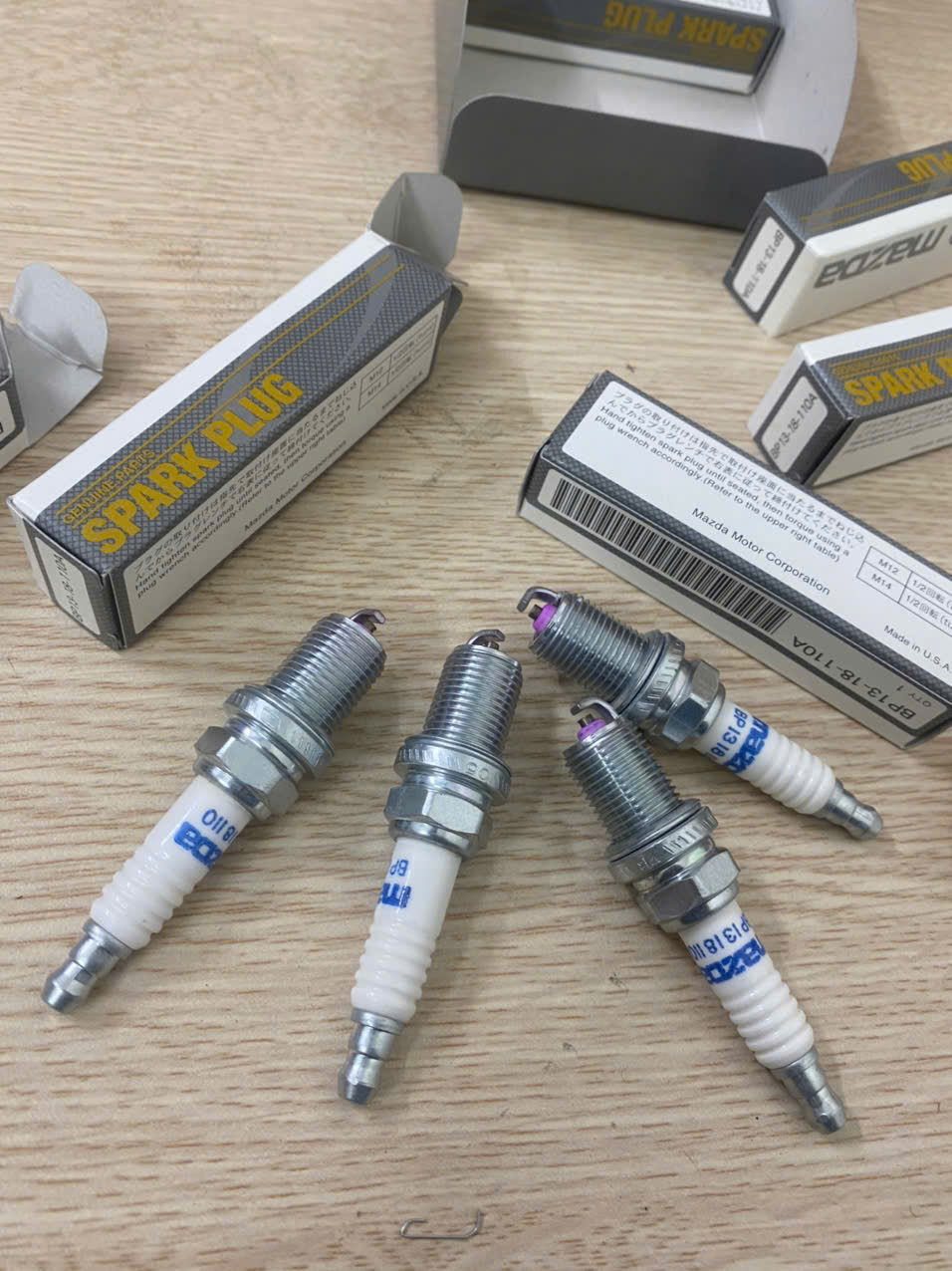 Bugi đánh lửa Ford Laser 1.8 & 1.6 BP1318110A BP13-18110-A