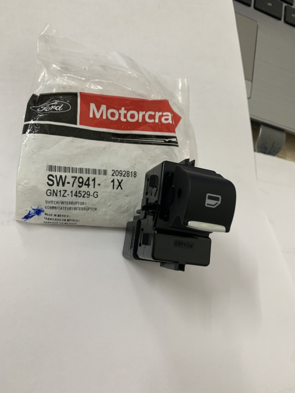 Công tắc lên kính Ford EcoSport GN1514529AA GN1Z14529B