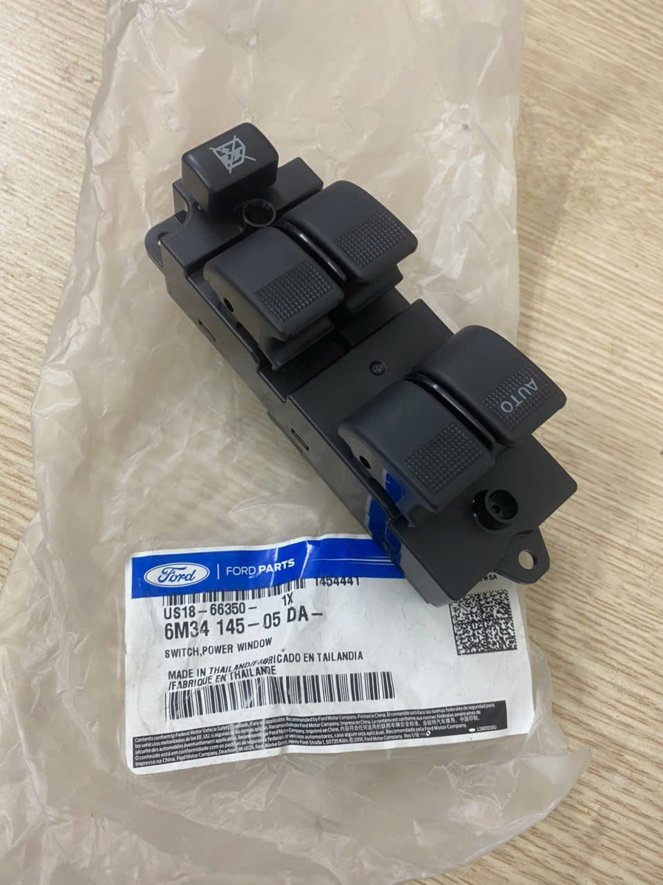 Công tắc lên kính tổng Ford Everest 2007 8 9 US1866350