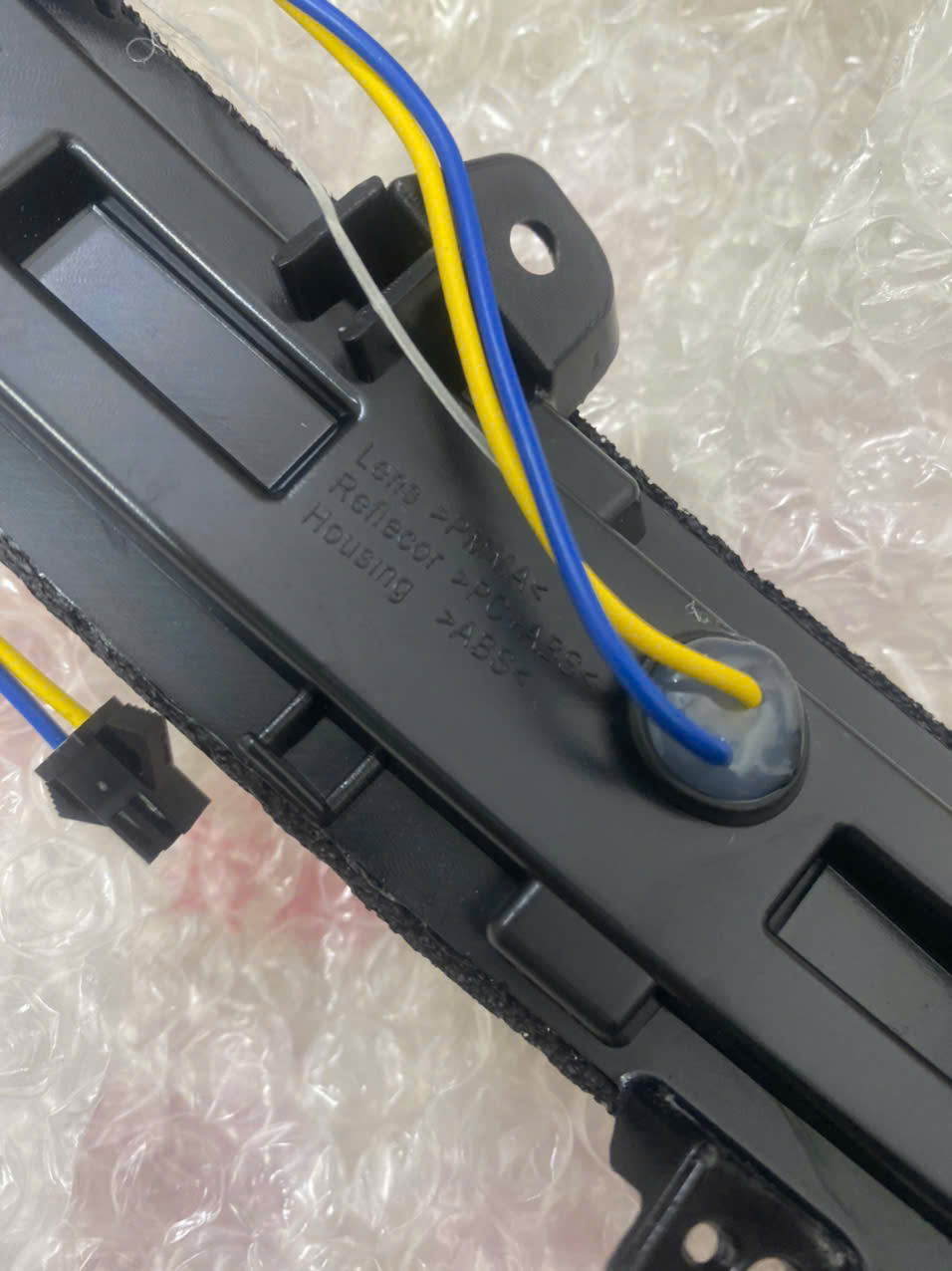 Đèn xi nhan trên gương Ford Territory EKS217682BBW04