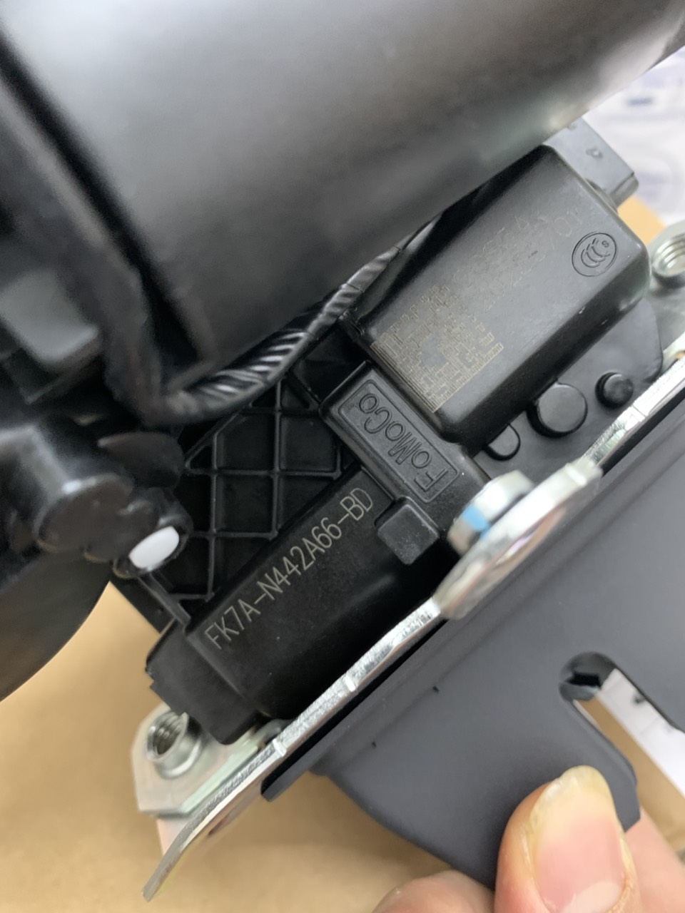 Khóa cửa hậu Ford Territory KS1V43150BB FK7A-N442A66-BD