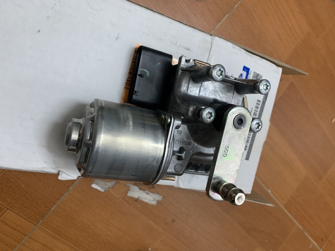 Mô tơ gạt mưa Ford EcoSport 2018 GN1517504AE GN1517504AG