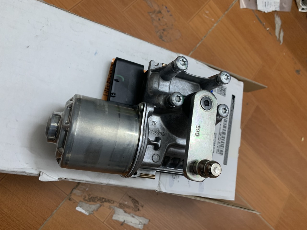 Mô tơ gạt mưa Ford EcoSport 2018 GN1517504AE GN1517504AG