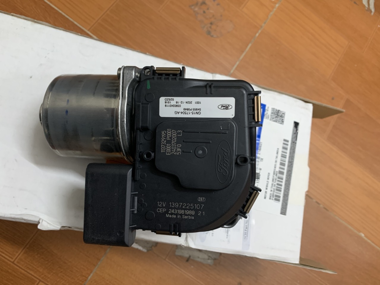 Mô tơ gạt mưa Ford EcoSport 2018 GN1517504AE GN1517504AG