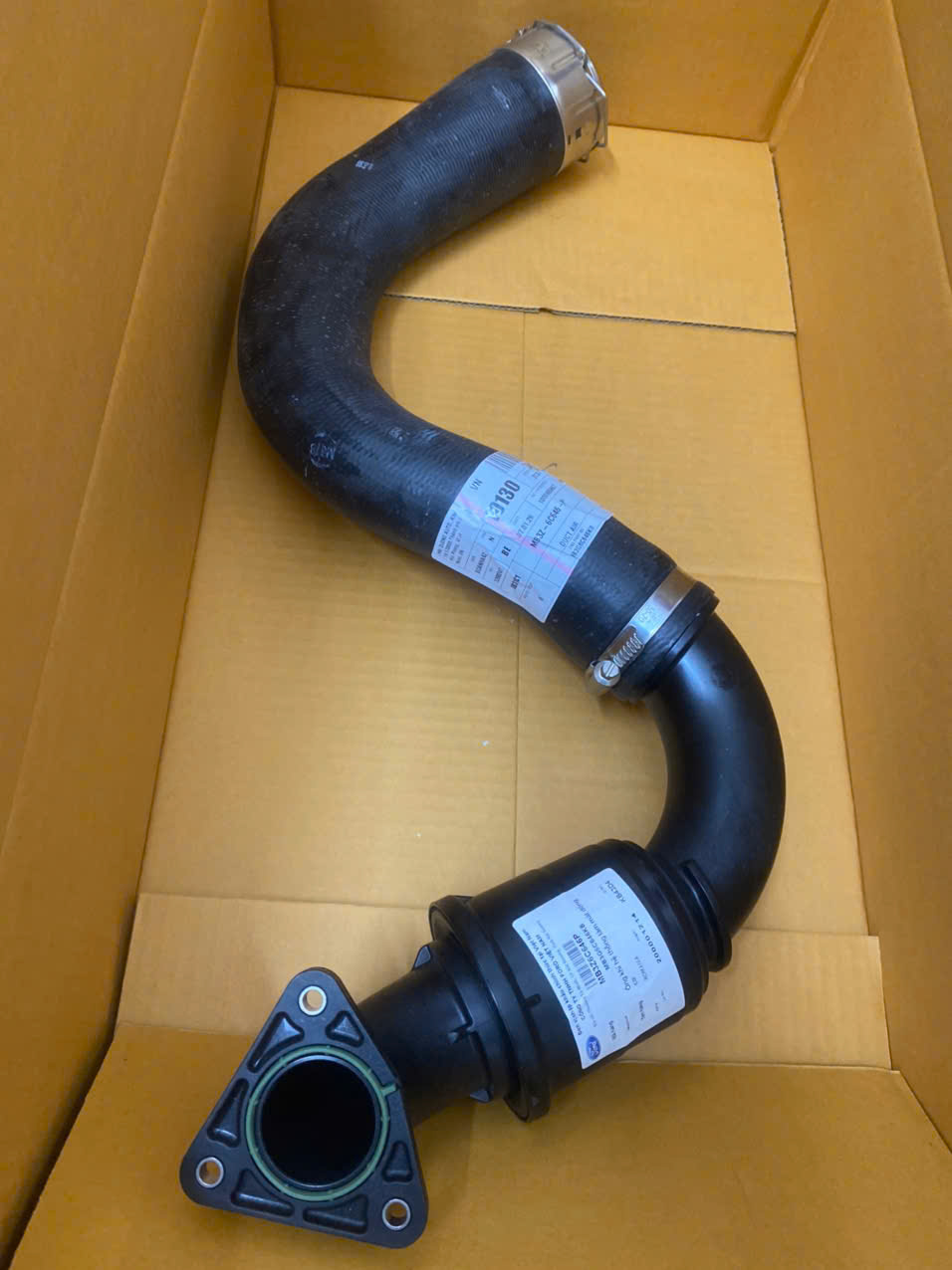 Ống gió tu bô Ford Everest 2023 24 25 26 MB3G-6C646-KB