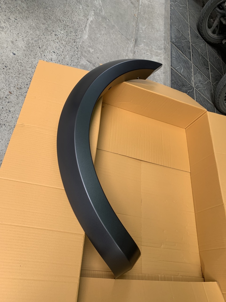 Ốp phồng tai xe Raptor, vè tai xe Ford Raptor JB3Z16038AD 39AD