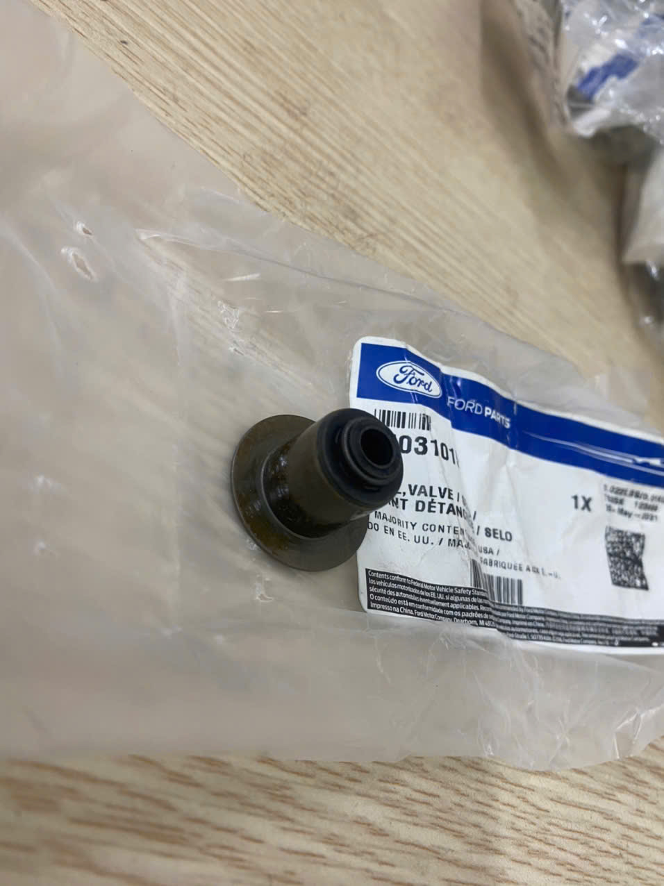 Phớt ghít Ford Mondeo 2.5, phớt ghít Escape 3.0 AJ0310155