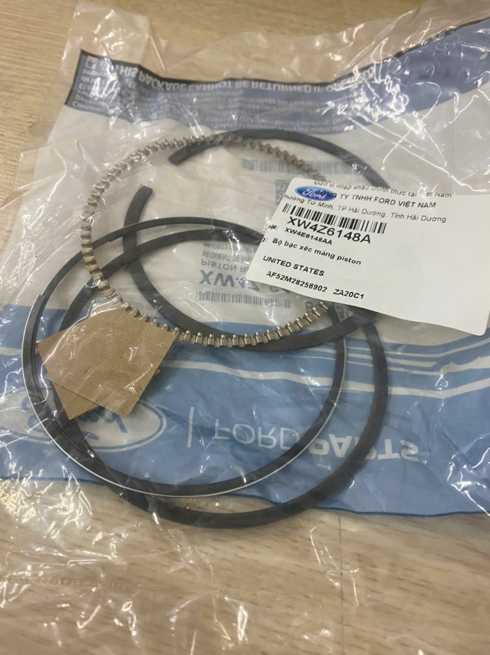 Séc măng máy Escape 3.0, Séc măng động cơ Escape XW4Z6148