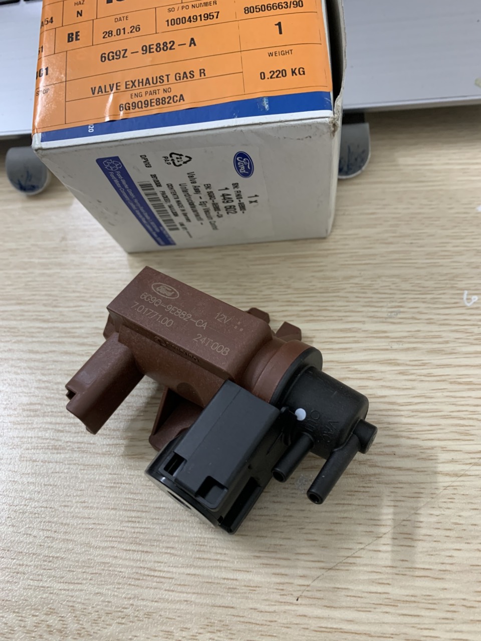 Van chân không Ford Focus 6G9Z9E882A 6G9Q9E882CA