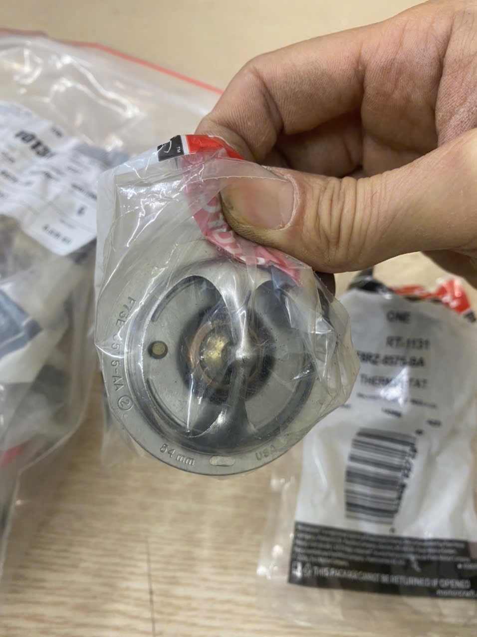 Van hằng nhiệt Ford Mondeo, van hằng nhiệt Escape F8RZ8575BA