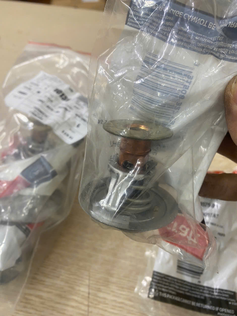 Van hằng nhiệt Ford Mondeo, van hằng nhiệt Escape F8RZ8575BA