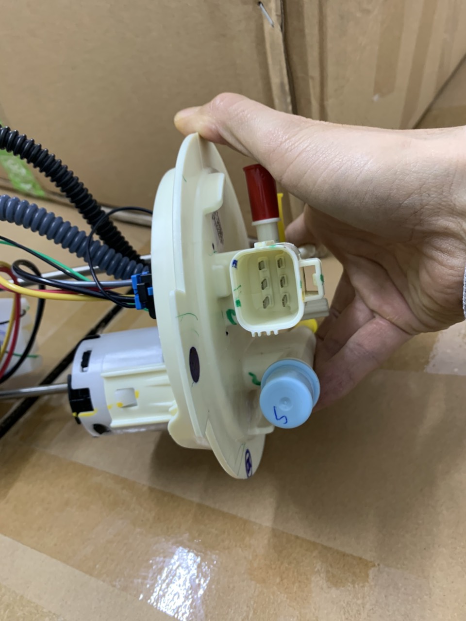 Bơm nhiên liệu thả thùng Ford Ranger 2023 4 5 6 7 MB3Z9H307W