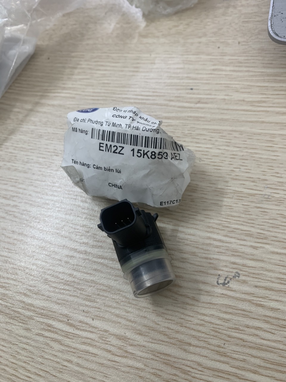 Cảm biến lùi Ford Ranger 3.2 EM2T15C868AAW EM2T-15C868-A