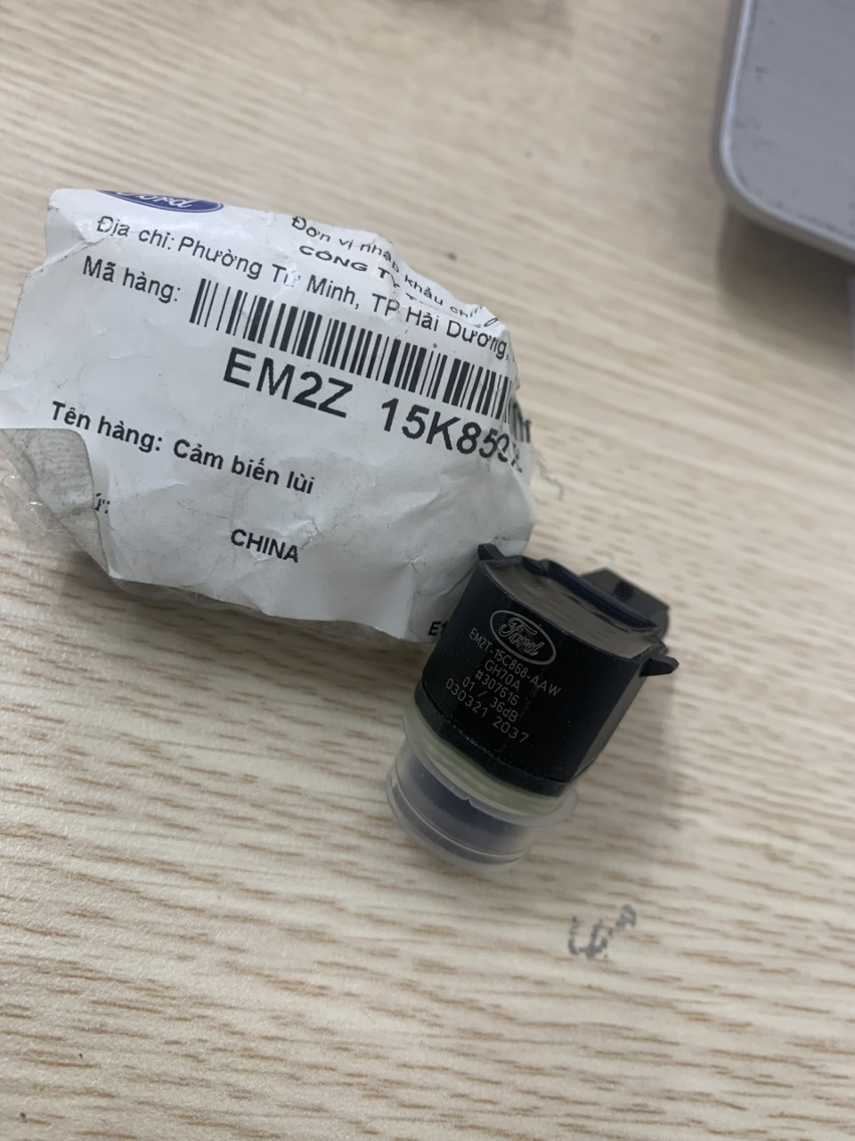 Cảm biến lùi Ford Ranger 3.2 EM2T15C868AAW EM2T-15C868-A