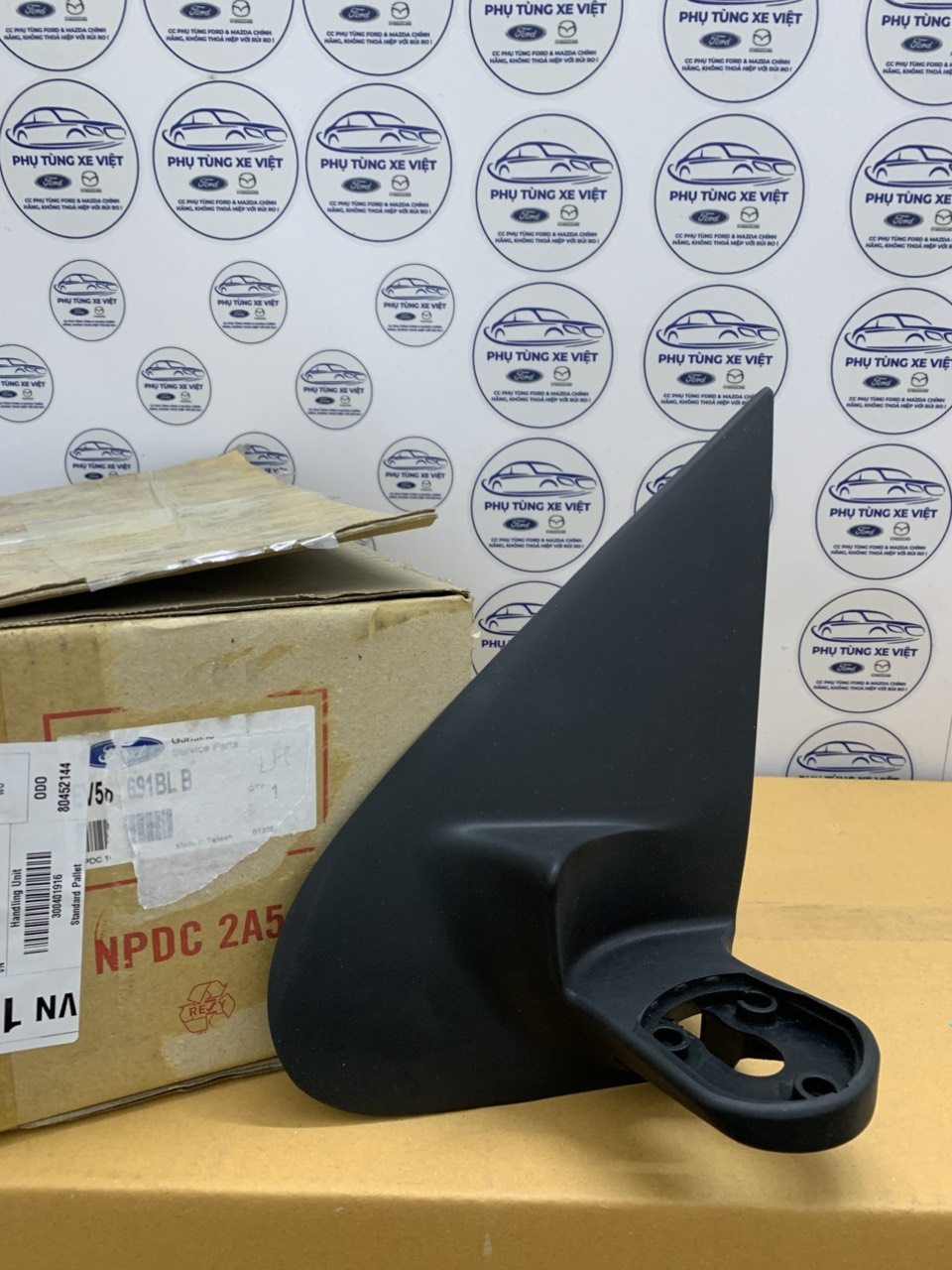 Chân gương chiếu hậu Ford Escape EV58691BLB EV58691BRB