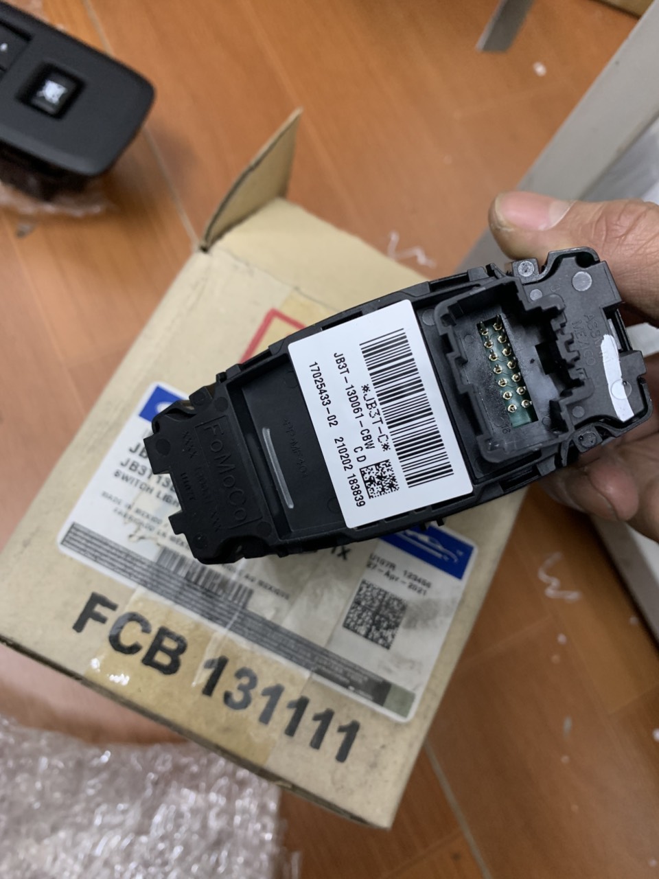 Công tắc đèn pha Ford Ranger 2018 19 20 21 JB3T13D061CBW