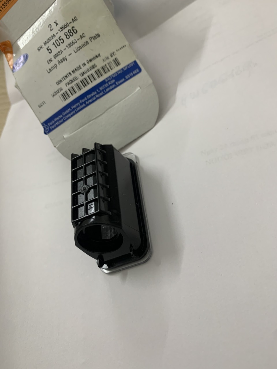 Đèn soi biển số Ford Ranger, EcoSport, Fiesta 6M2A13550AC