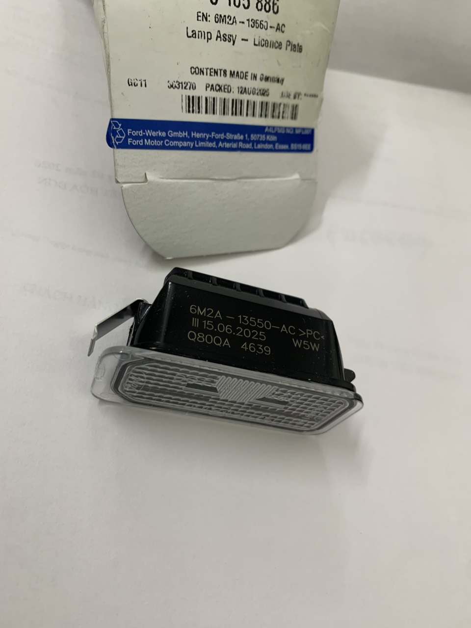 Đèn soi biển số Ford Ranger, EcoSport, Fiesta 6M2A13550AC