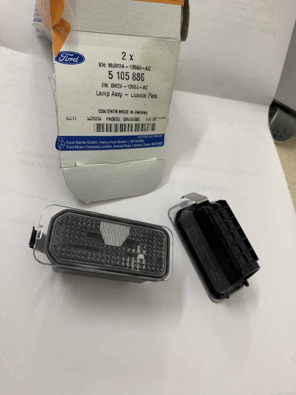 Đèn soi biển số Ford Ranger, EcoSport, Fiesta 6M2A13550AC