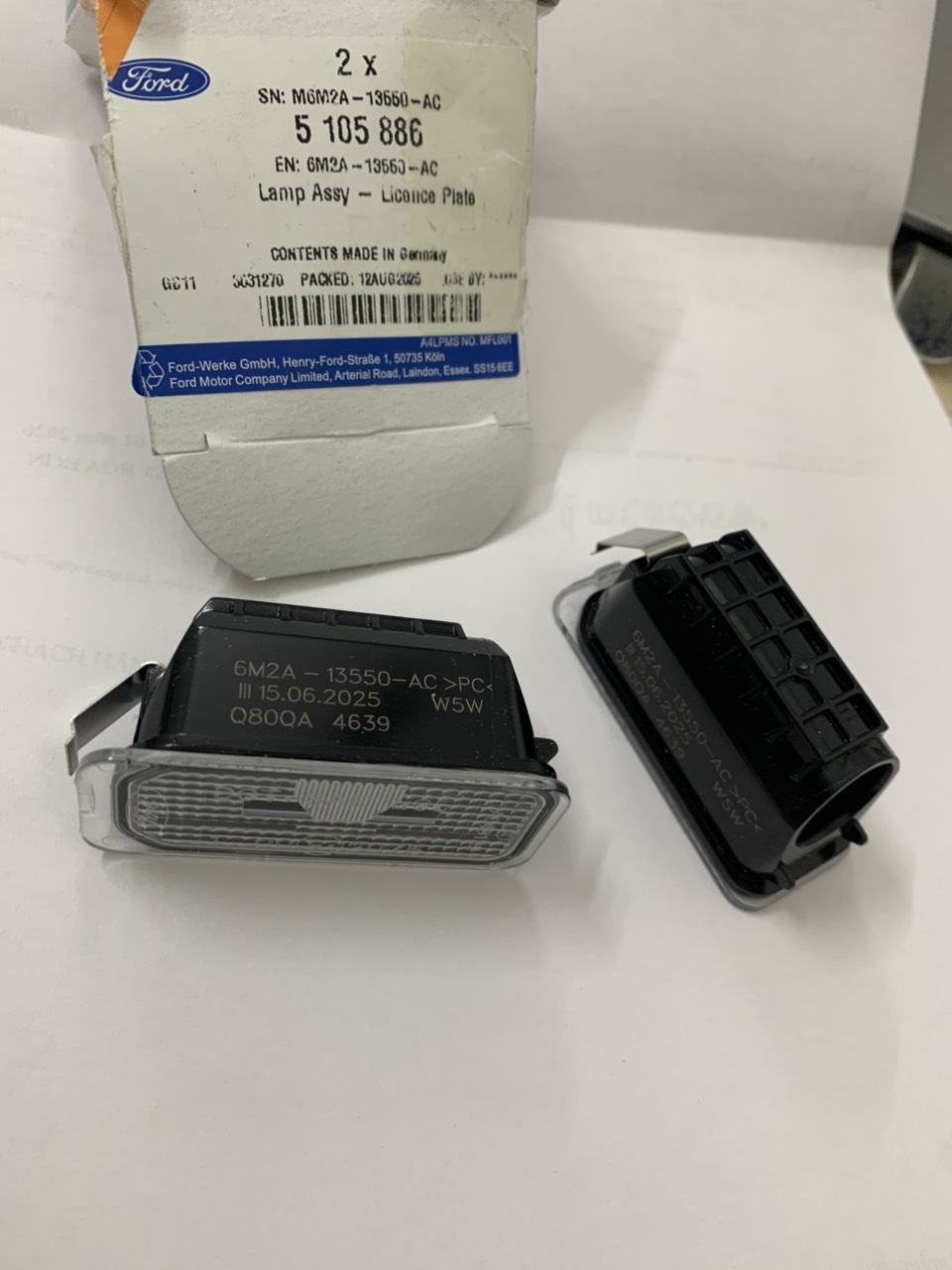 Đèn soi biển số Ford Ranger, EcoSport, Fiesta 6M2A13550AC