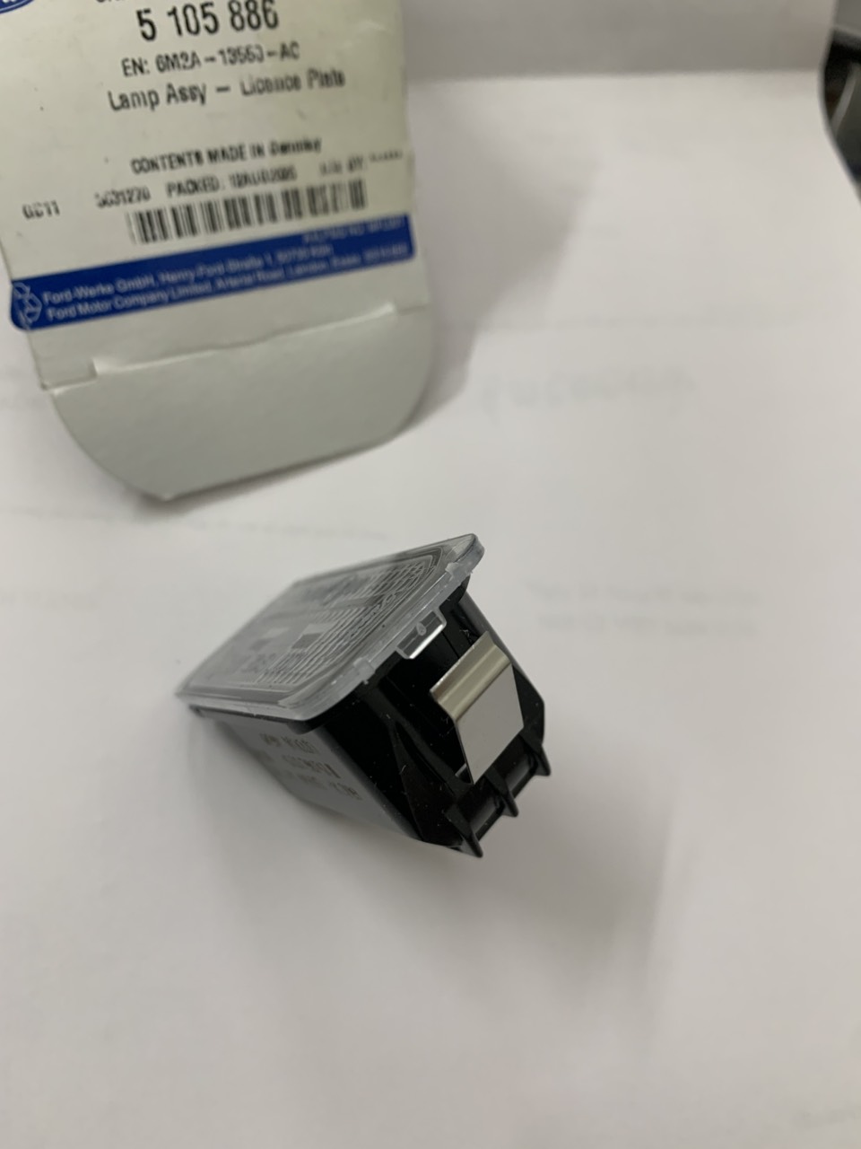 Đèn soi biển số Ford Ranger, EcoSport, Fiesta 6M2A13550AC