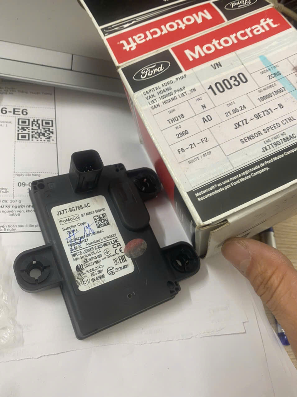 Rada đầu xe Ford Everest 2018 19 2020 21 JX7T9G768AC AA