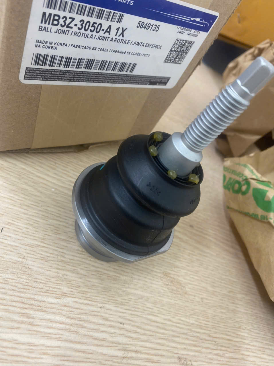 Rotuyn càng a dưới Ford Ranger 2023 24 25 26 MB3Z3050A