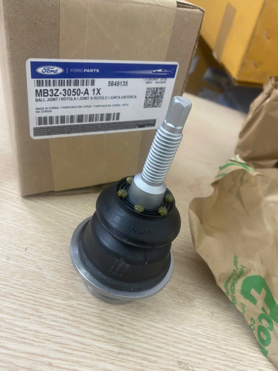 Rotuyn càng a dưới Ford Ranger 2023 24 25 26 MB3Z3050A