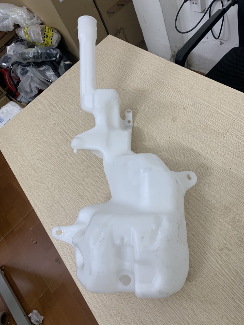 Bình nước rửa kính Ford EcoSport 2018 19 20 21 22 GN1Z17618H