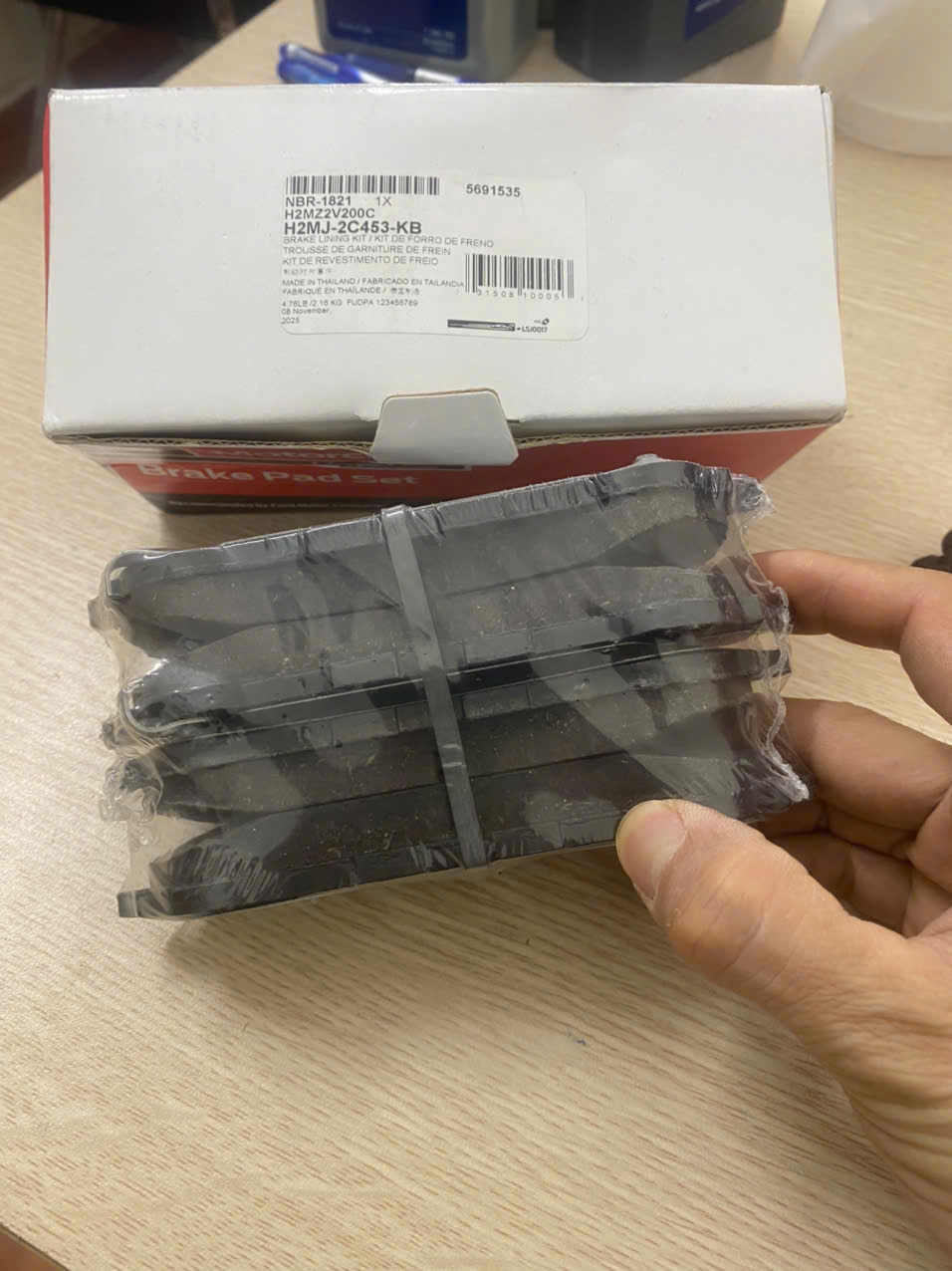 Bộ má phanh sau Ford Raptor 2018 19 20 21 H2MZ2V200C