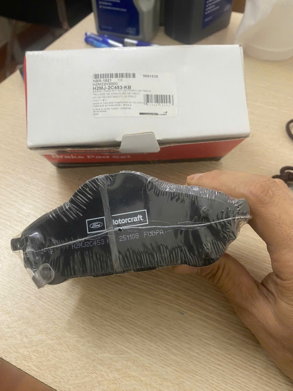 Bộ má phanh sau Ford Raptor 2018 19 20 21 H2MZ2V200C