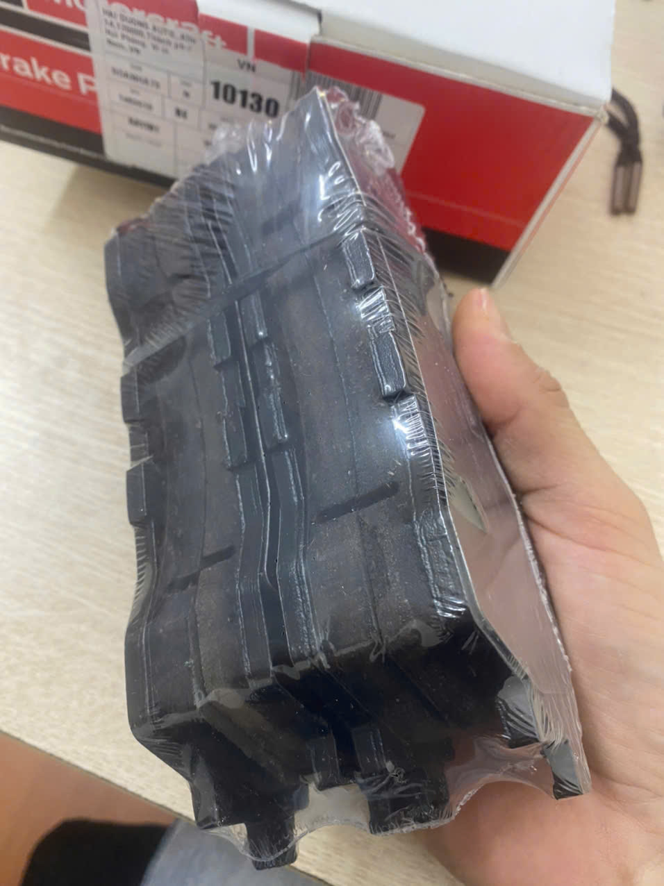 Bộ má phanh trước Ford Raptor 2018 19 20 21 H2MZ2V001C