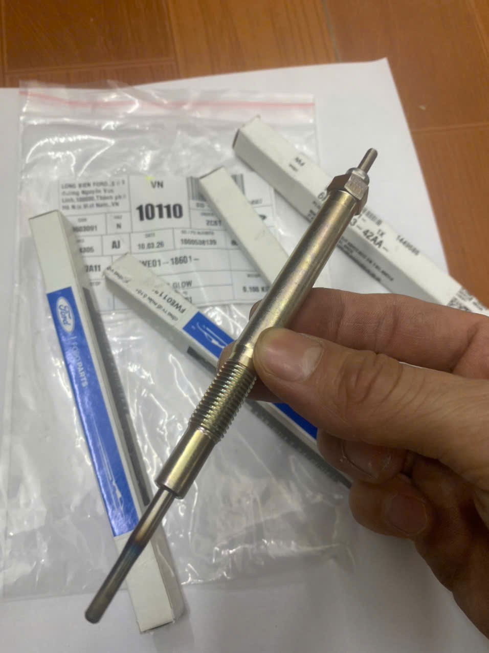 Bugi sưởi nến sấy Ford Ranger 2009 2010 2011 12 WE01-18601