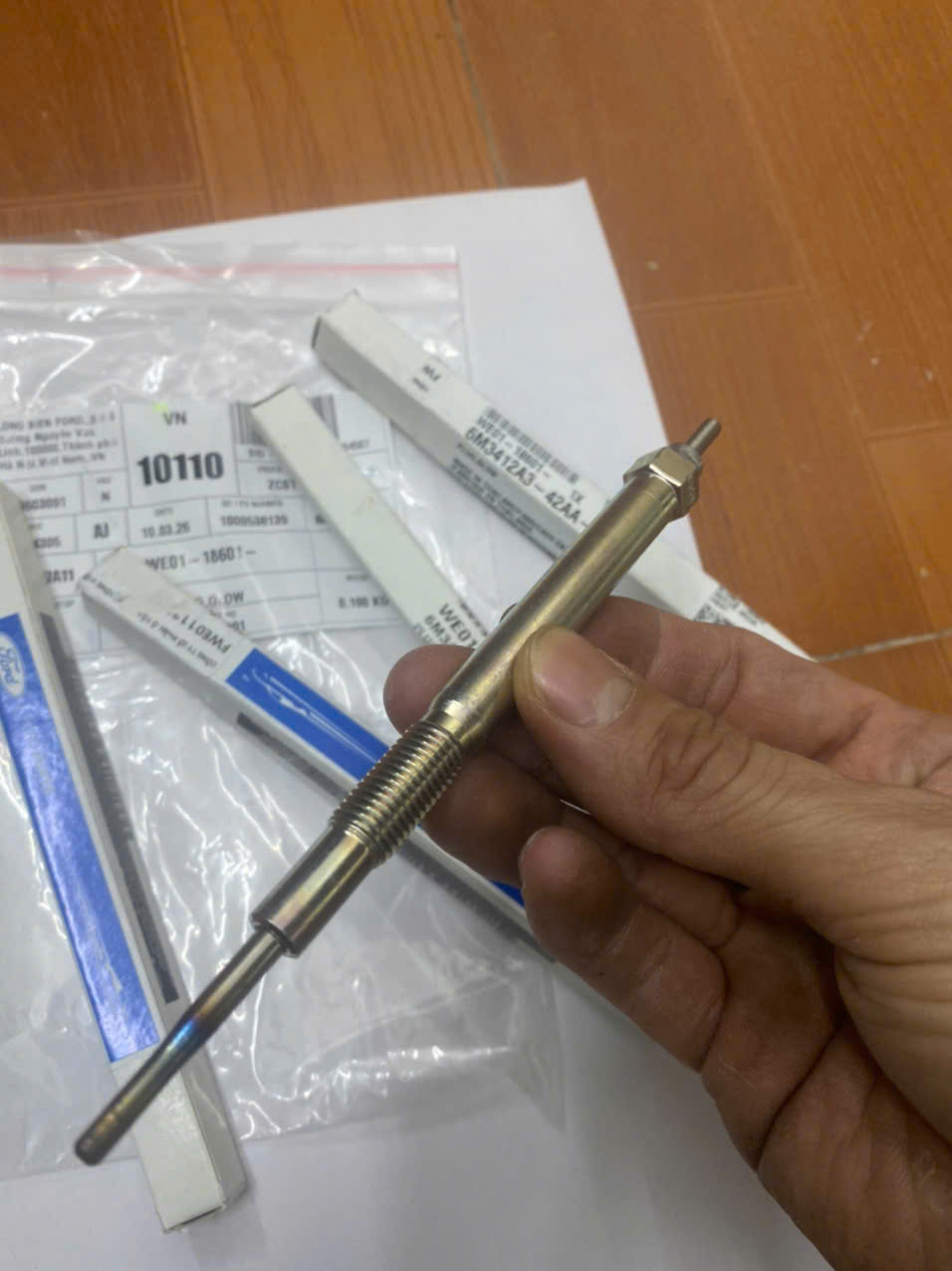 Bugi sưởi nến sấy Ford Ranger 2009 2010 2011 12 WE01-18601