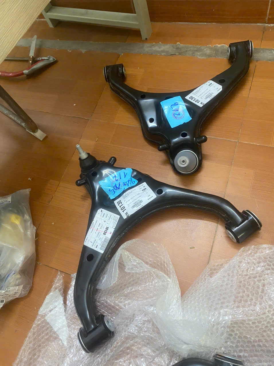 Càng a dưới Ranger 2023 24 25 26 27 MB3Z3079H MB3C-3079