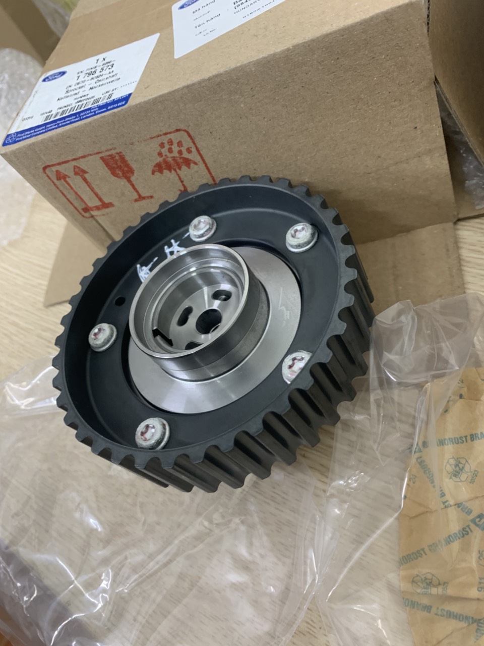 Cơ cấu xoay cam hút Ford Focus DS7G-6C524-AA DS7Z6256A