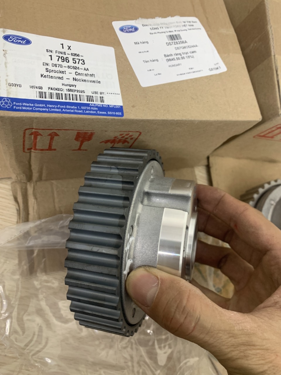 Cơ cấu xoay cam hút Ford Focus DS7G-6C524-AA DS7Z6256A