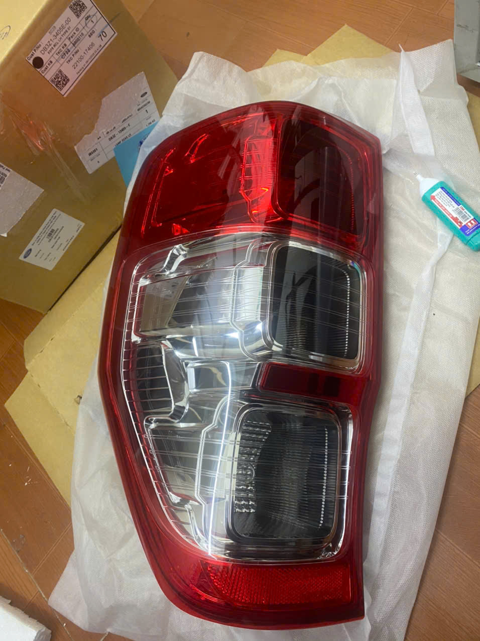 Đèn hậu Ford Ranger 2013 4 5 6 7 8 9 2020 21 DB3913405AB