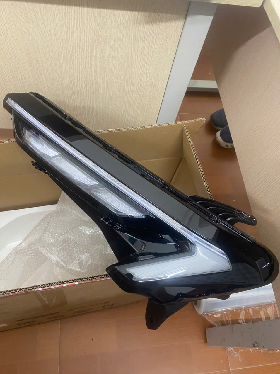 Đèn xinh nhan bên lái Ford Territory NS113412AJ AE AF AG AH